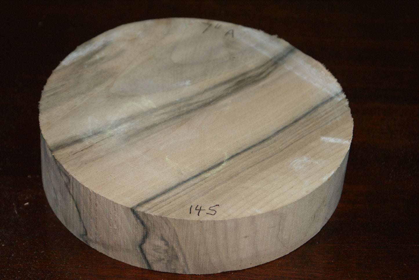 A Grade 7"x 2" Walnut wood turning blank (145)