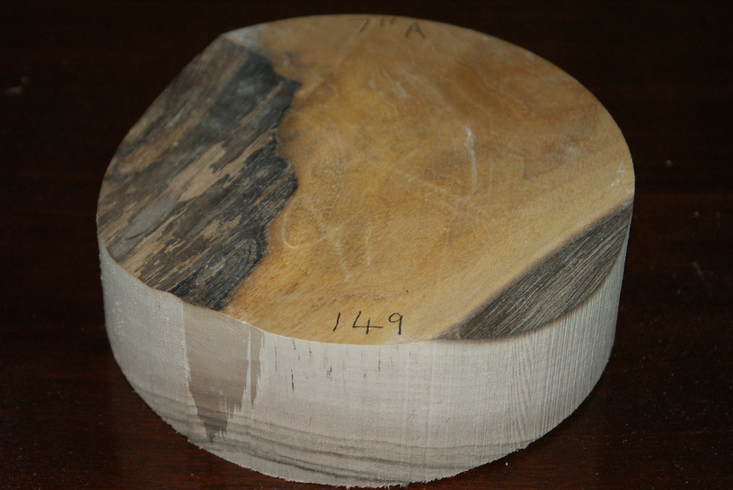 A Grade 7"x 2 1/4" Walnut wood turning blank (149)
