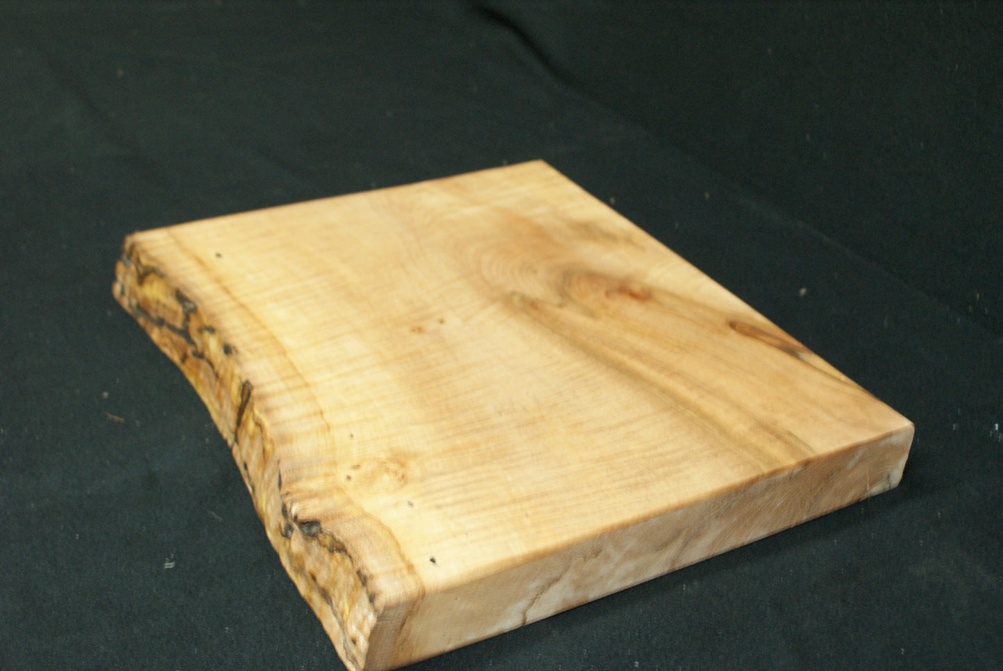 (198) Rippled Sycamore Large Chopping Board 390 L x 330 - 318 W x 45 D (mm}
