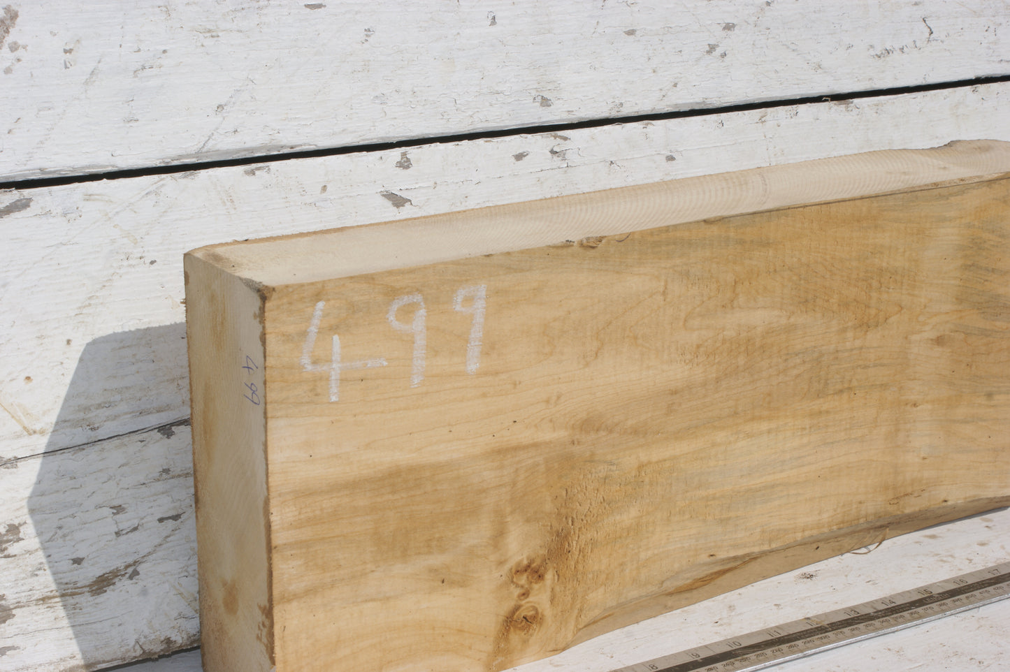 Lime suitable for wood carving (499)