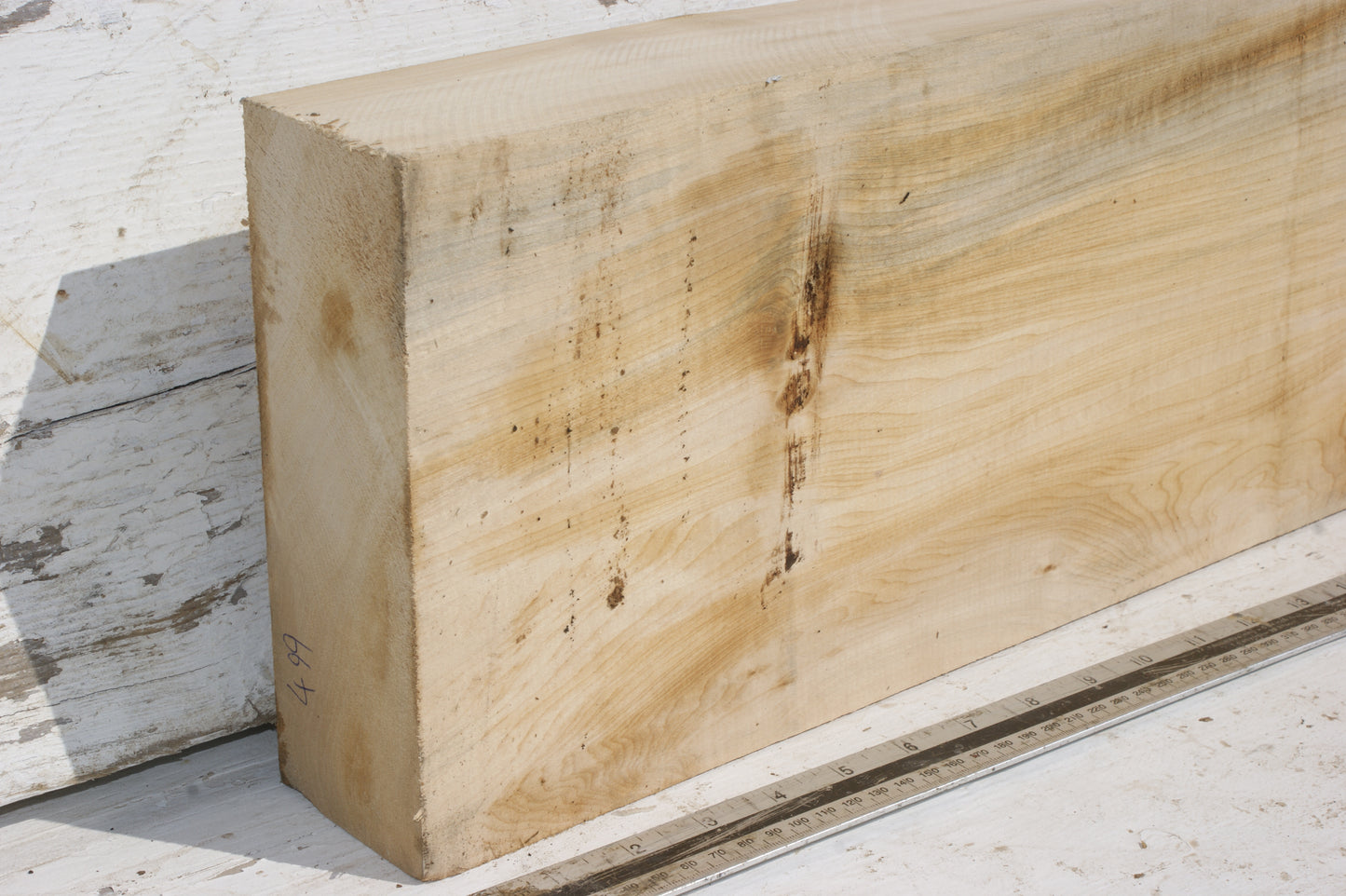 Lime suitable for wood carving (499)