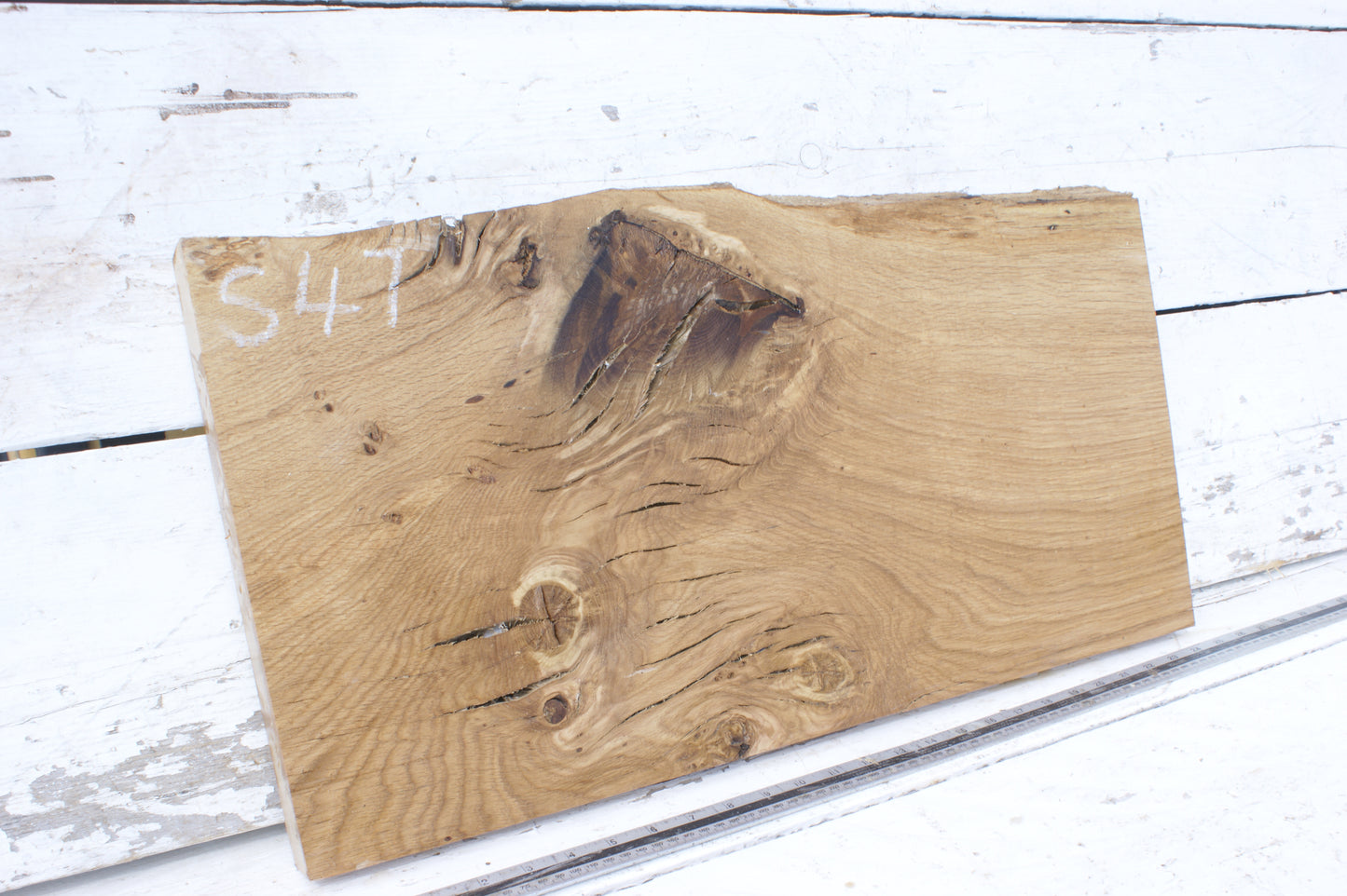 Oak shelf 661 L x 344 x 330 W x 40 D mm (547)