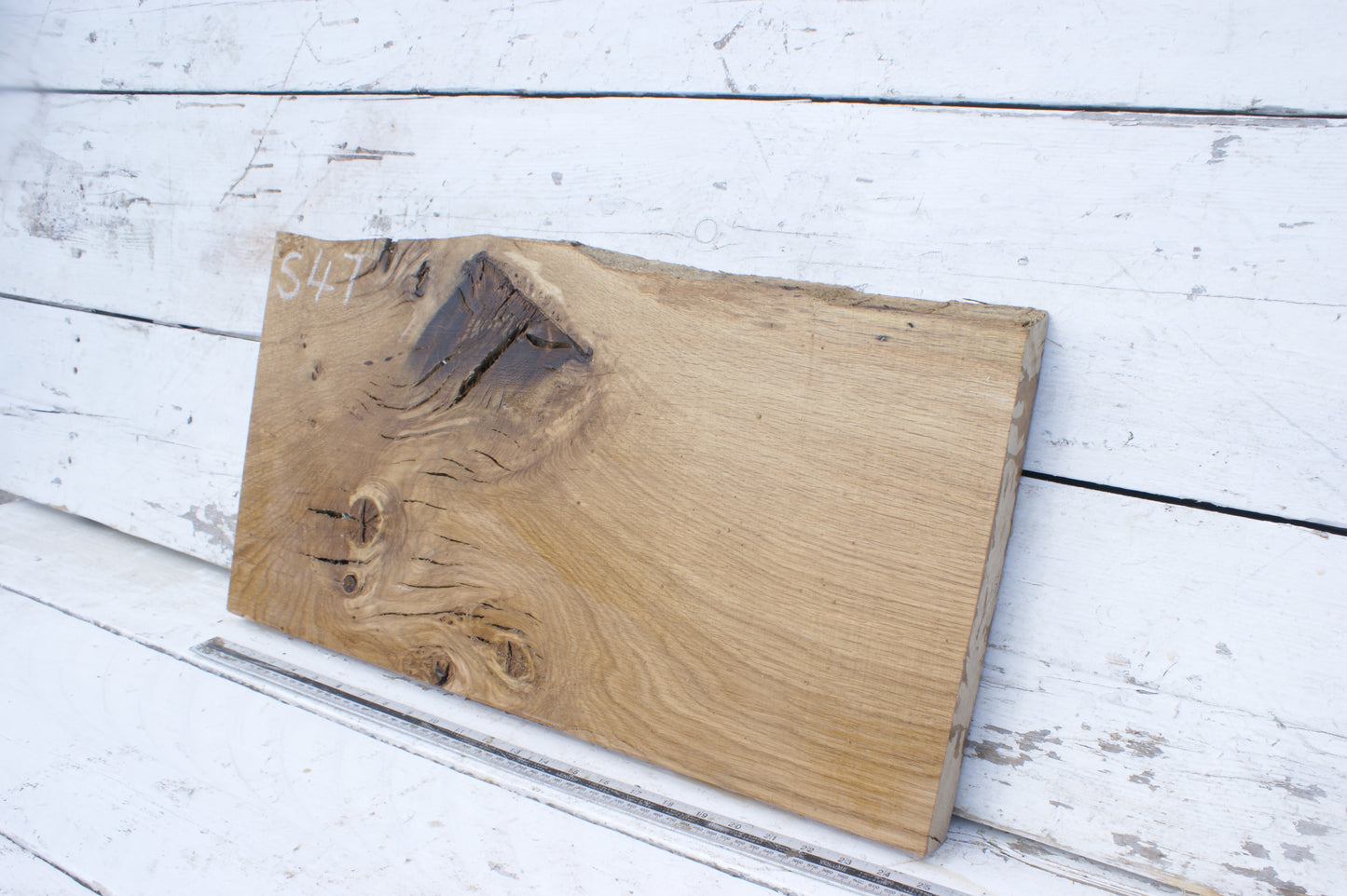 Oak shelf 661 L x 344 x 330 W x 40 D mm (547)