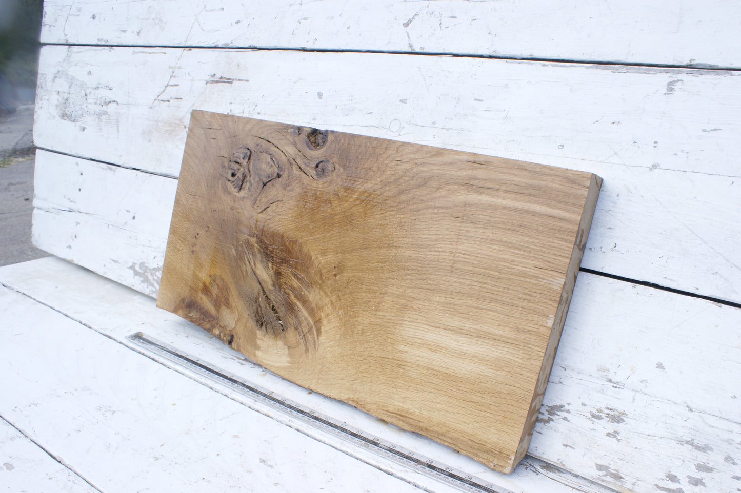 Oak shelf 661 L x 344 x 330 W x 40 D mm (547)