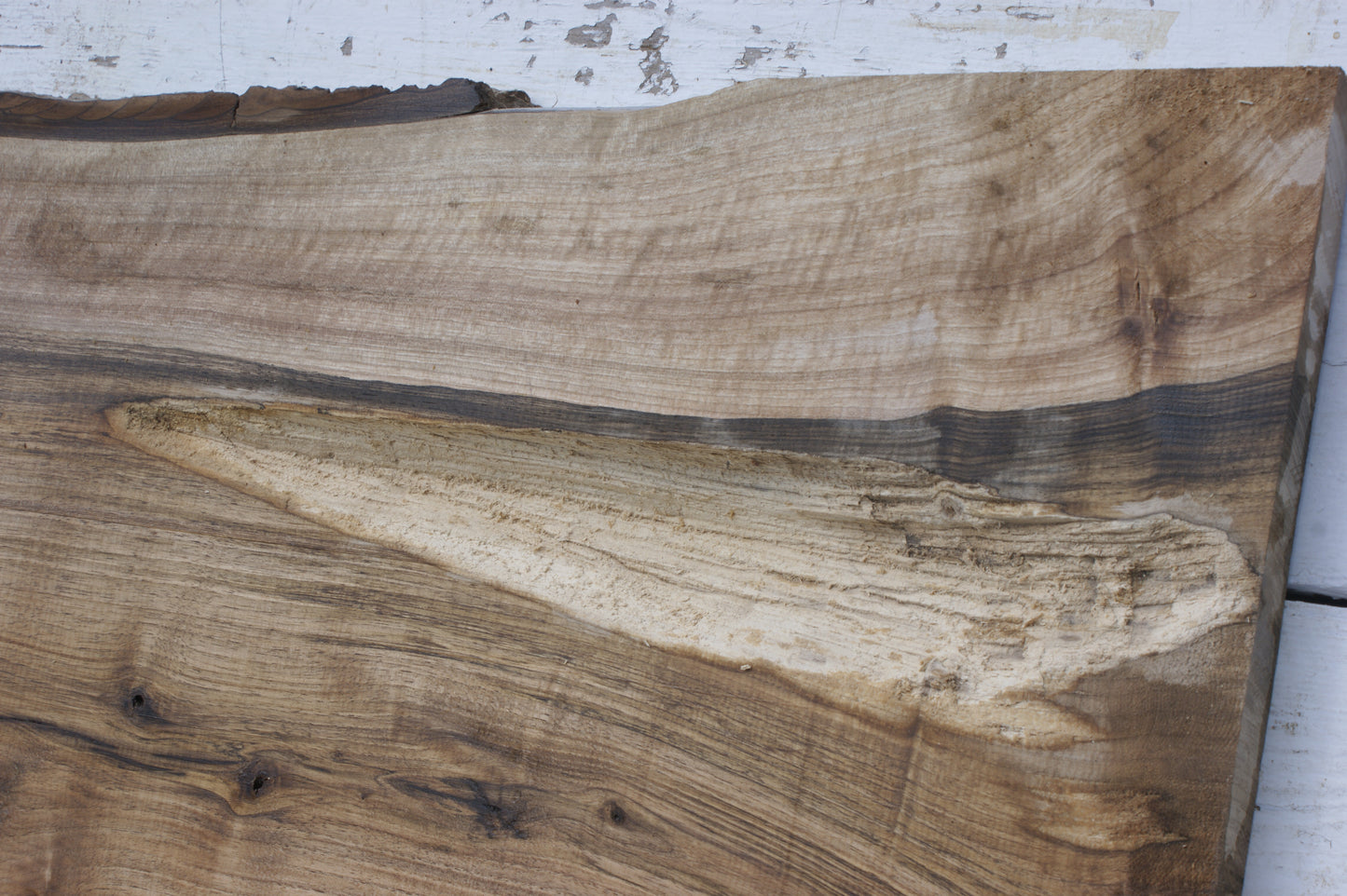 Walnut slab, shelf, board (550)