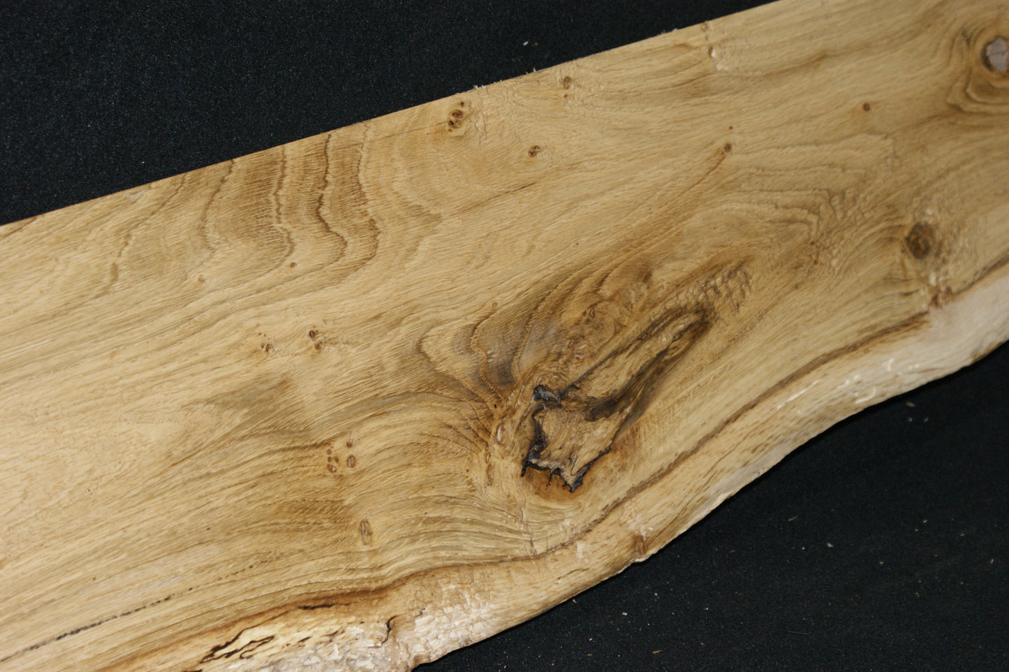 Oak shelf board 1115 L x 208 x 175 W x 24 D (mm) (582)