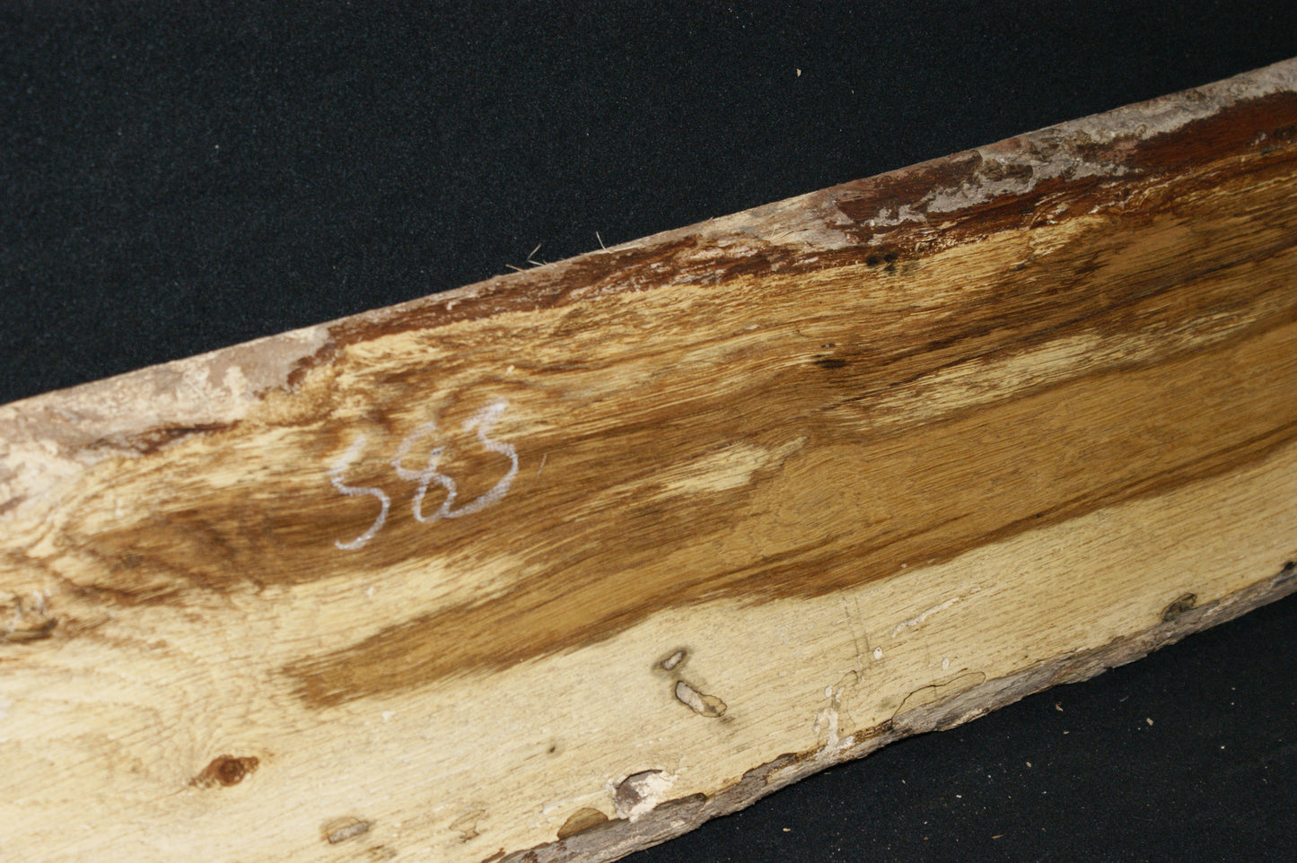 Oak shelf board 1196 L x 228-180 W x 31 D mm (583)