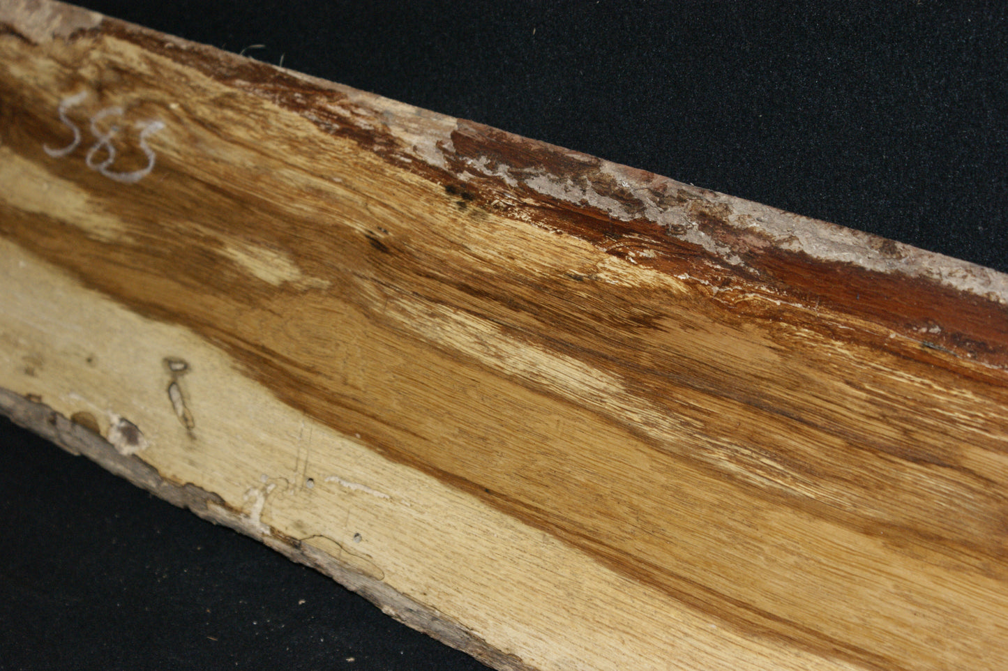 Oak shelf board 1196 L x 228-180 W x 31 D mm (583)