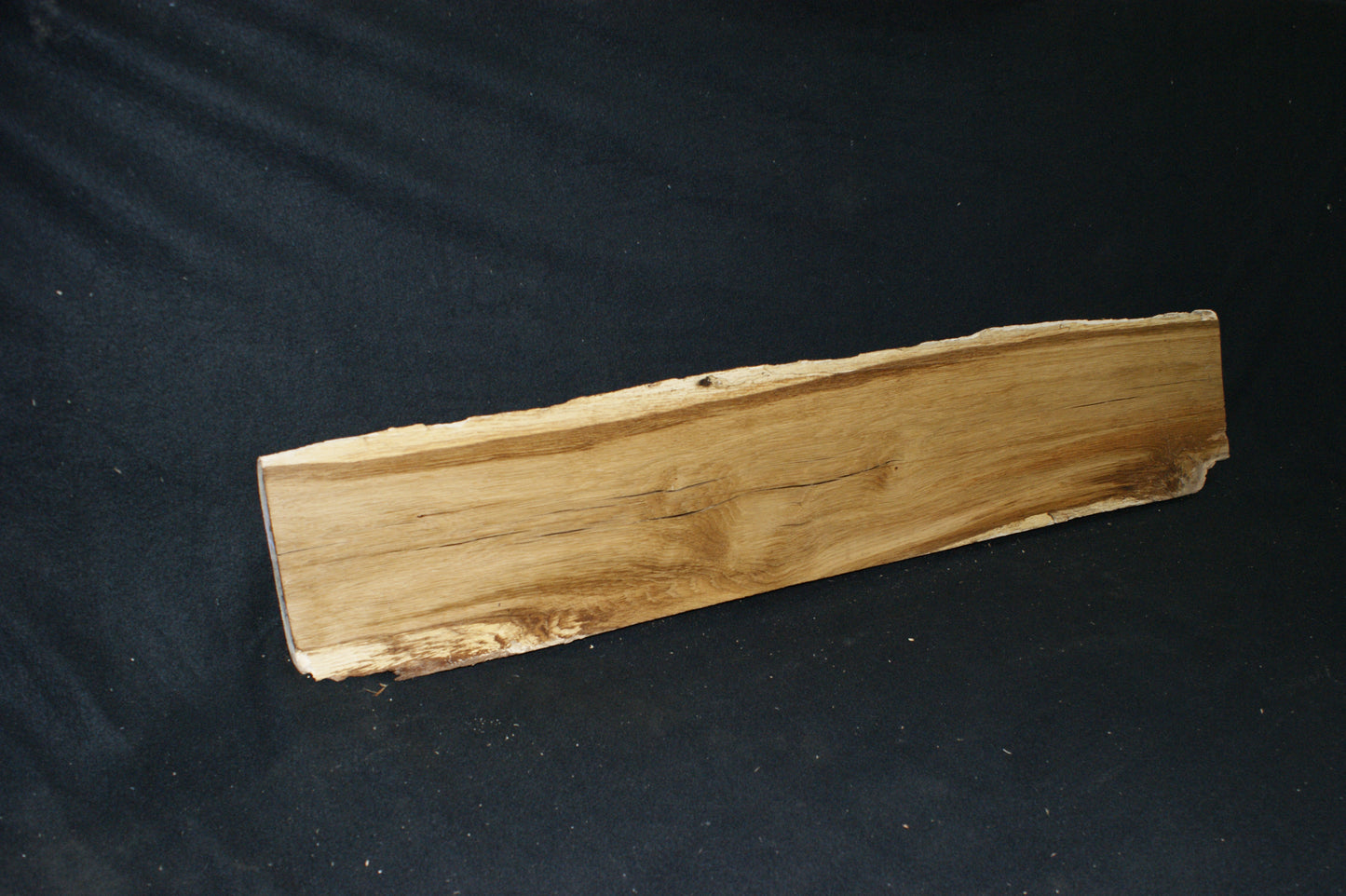Oak shelf board 1196 L x 228-180 W x 31 D mm (583)