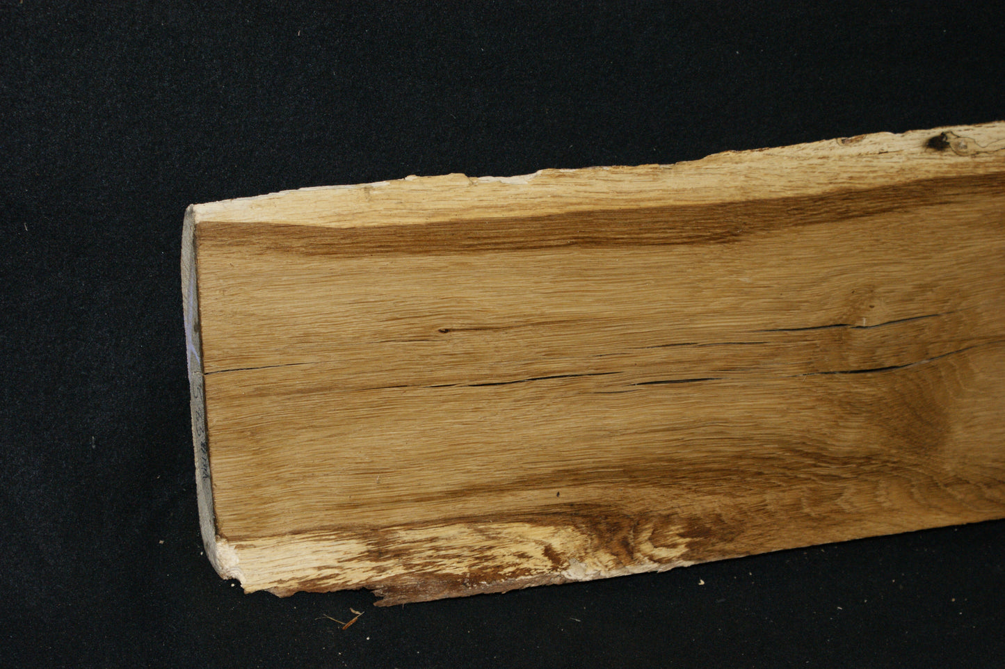 Oak shelf board 1196 L x 228-180 W x 31 D mm (583)