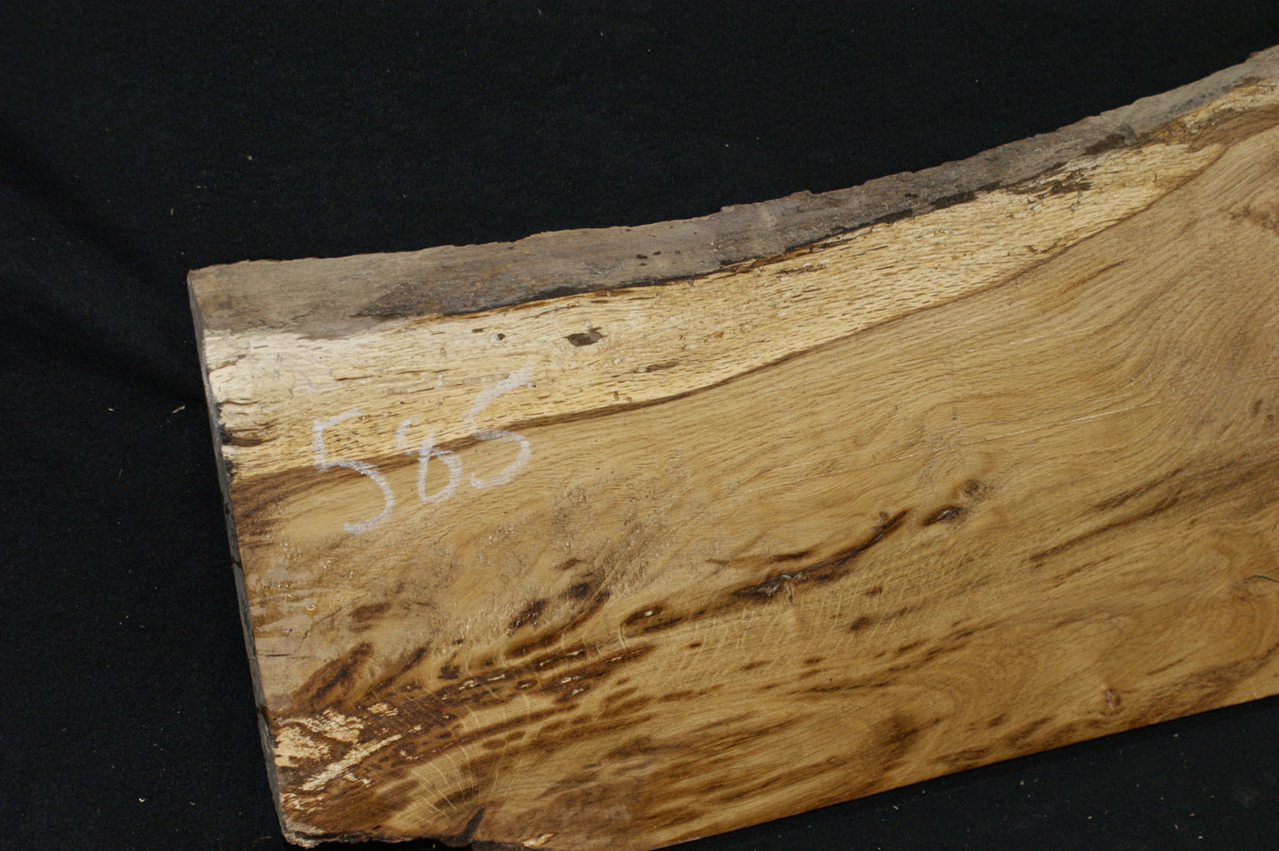 Oak 1196 L x 342-205 W x 19 D mm (585)