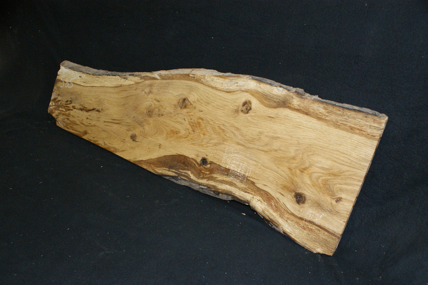 Oak 1196 L x 342-205 W x 19 D mm (585)