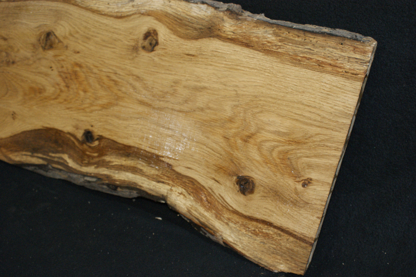 Oak 1196 L x 342-205 W x 19 D mm (585)
