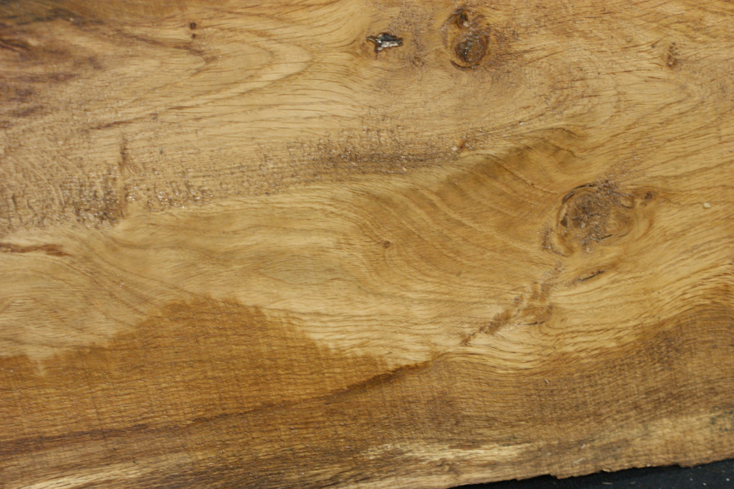 Oak 1196 L x 342-205 W x 19 D mm (585)