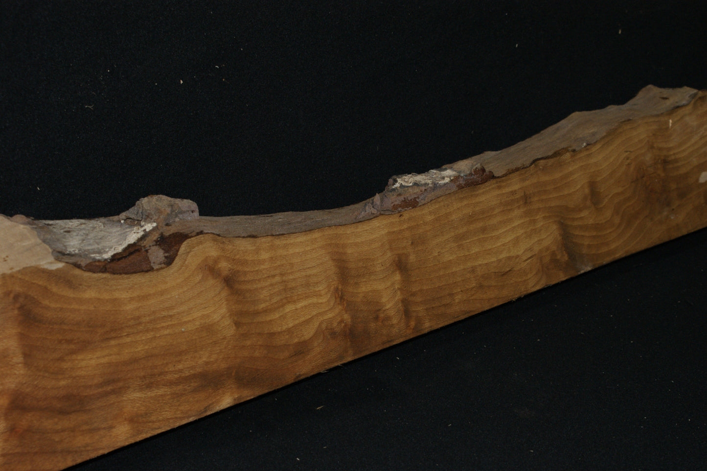 London Plane Mantle 1194 L x 166 - 110 W x 42 D (mm) (589)