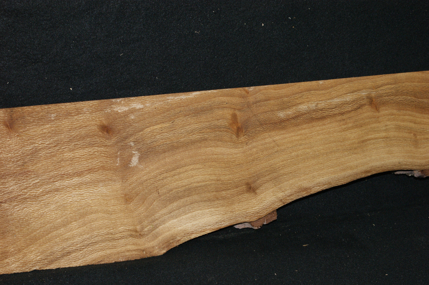 London Plane Mantle 1194 L x 166 - 110 W x 42 D (mm) (589)