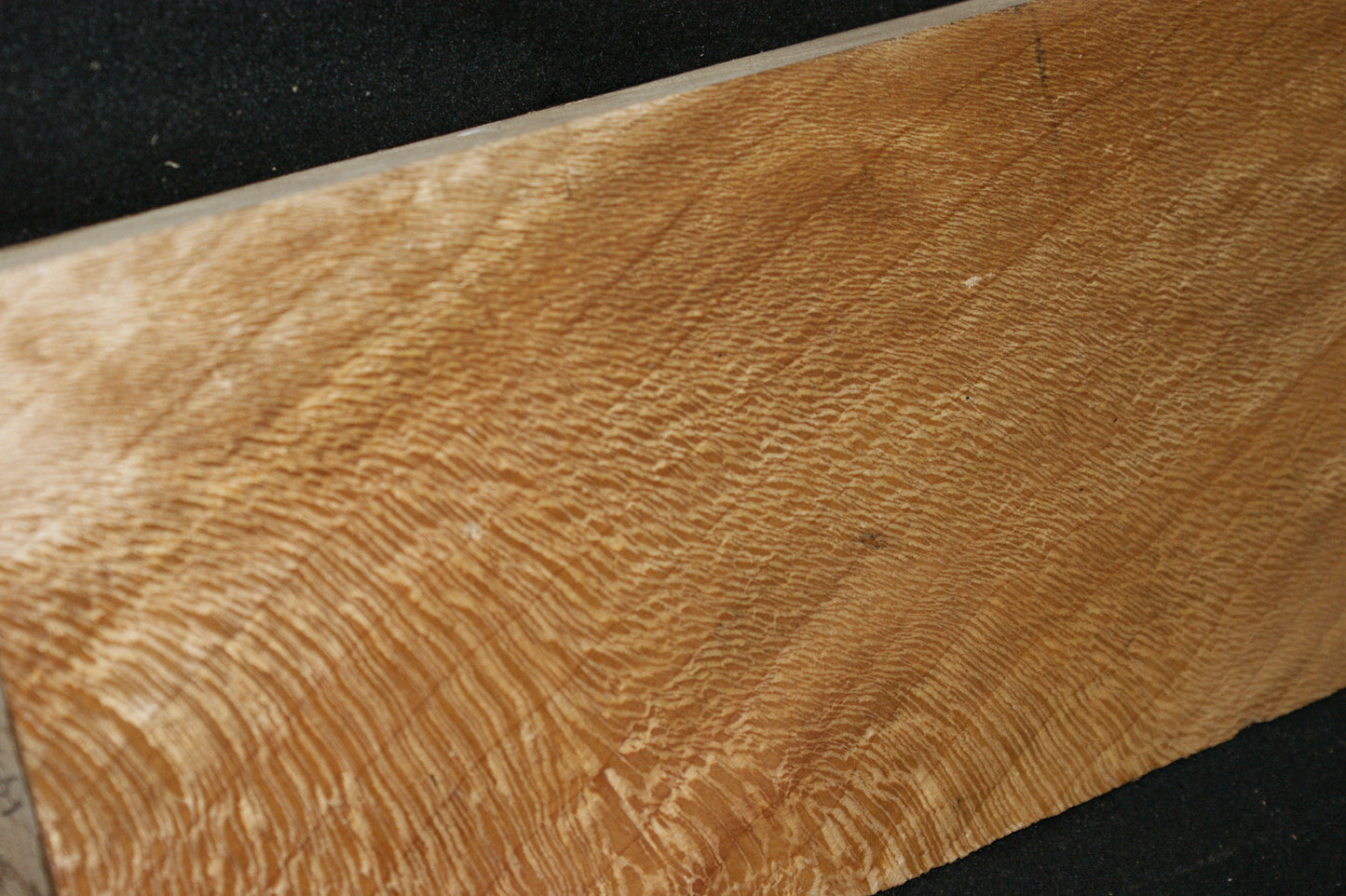 London Plane Mantle 1194 L x 166 - 110 W x 42 D (mm) (589)