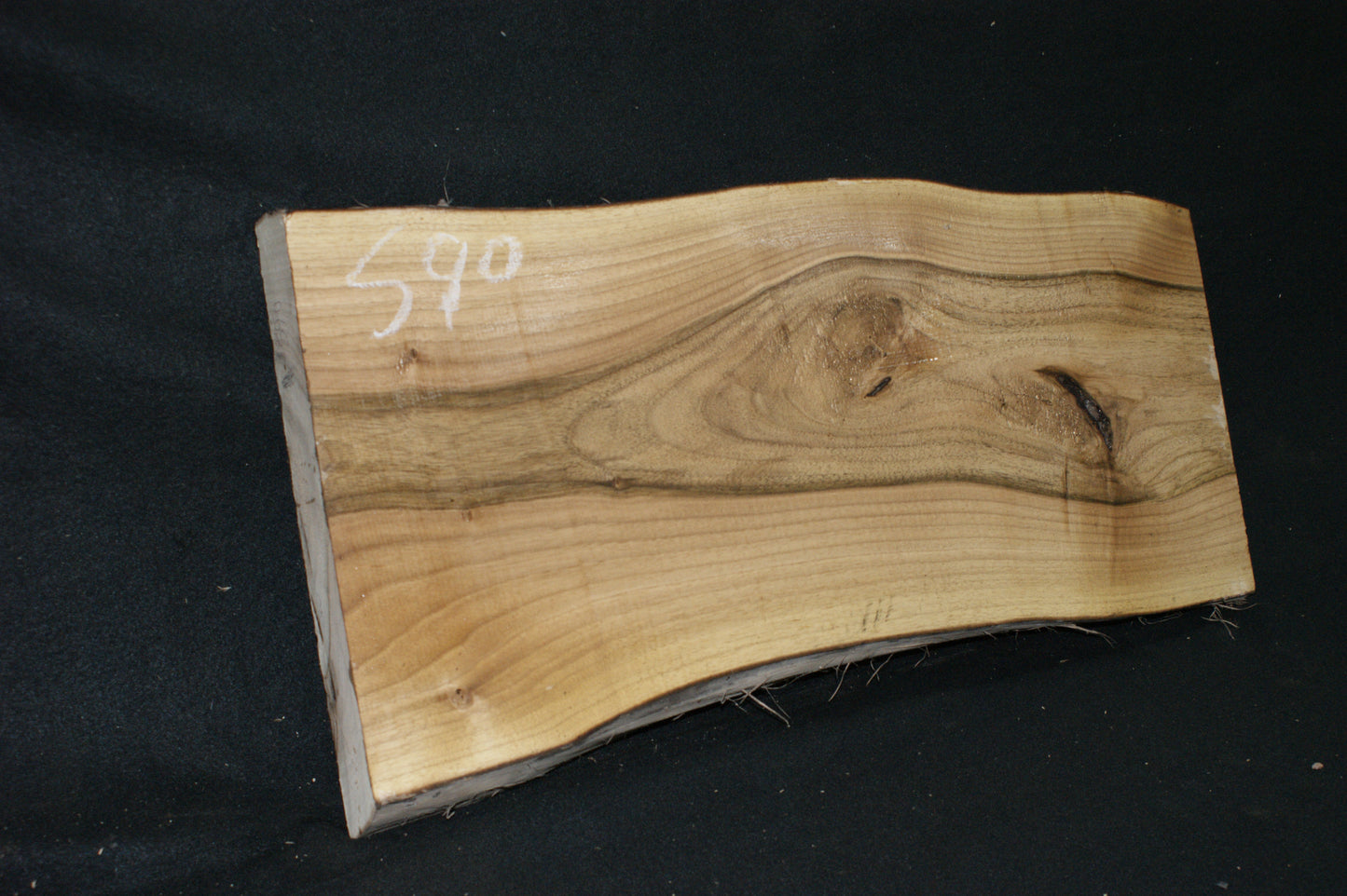 Walnut slab, shelf, board (590)