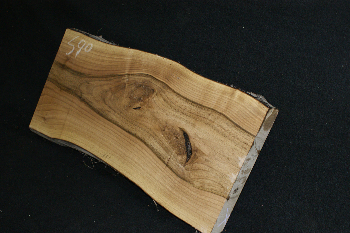 Walnut slab, shelf, board (590)