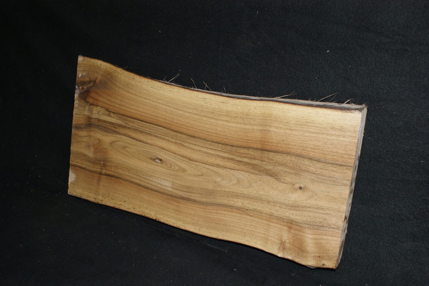 Walnut slab, shelf, board (590)