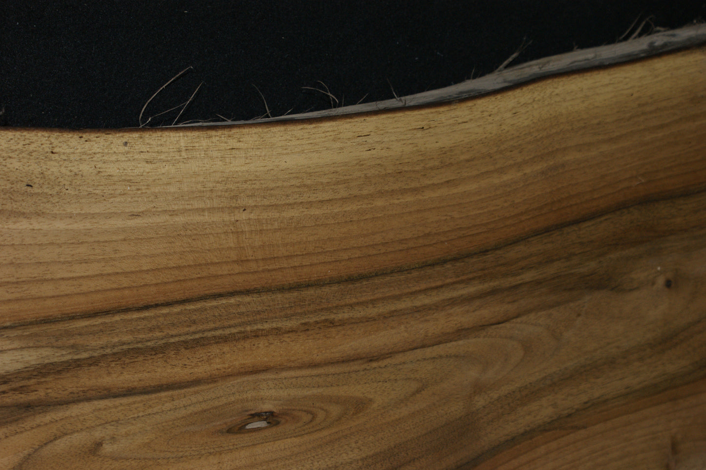 Walnut slab, shelf, board (590)