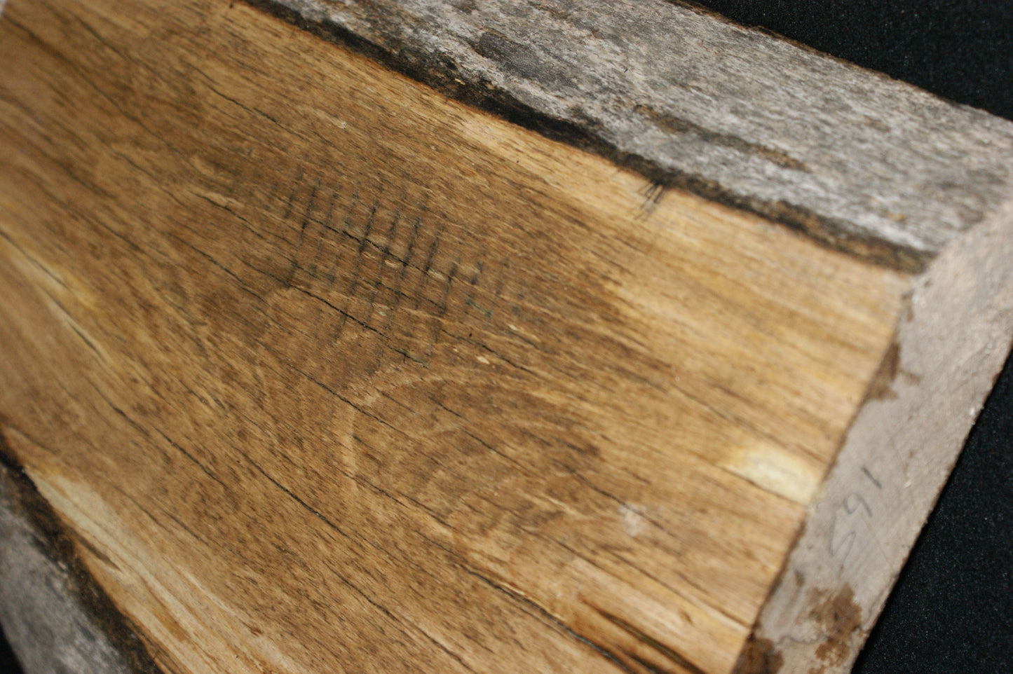 Spalted Beech 465 L x 305-265 W x 47 D (mm) (591)