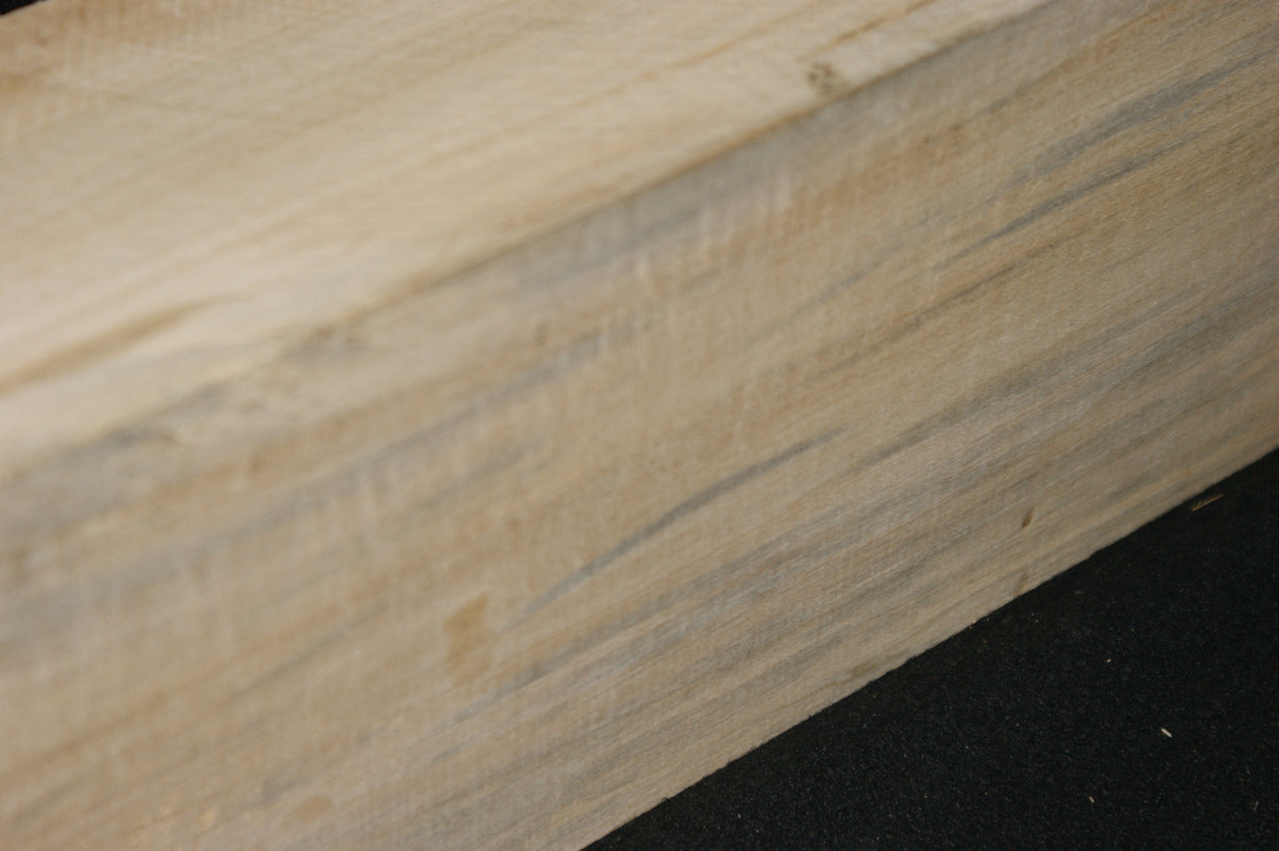 Lime for wood carving 496 L x 136 W x 90 D (mm) (593)