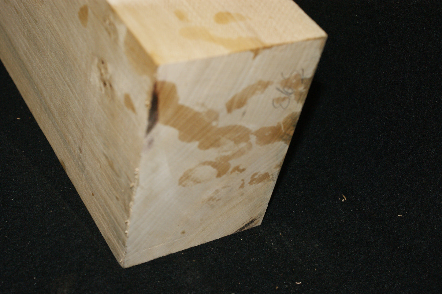 Lime for wood carving 496 L x 136 W x 90 D (mm) (593)