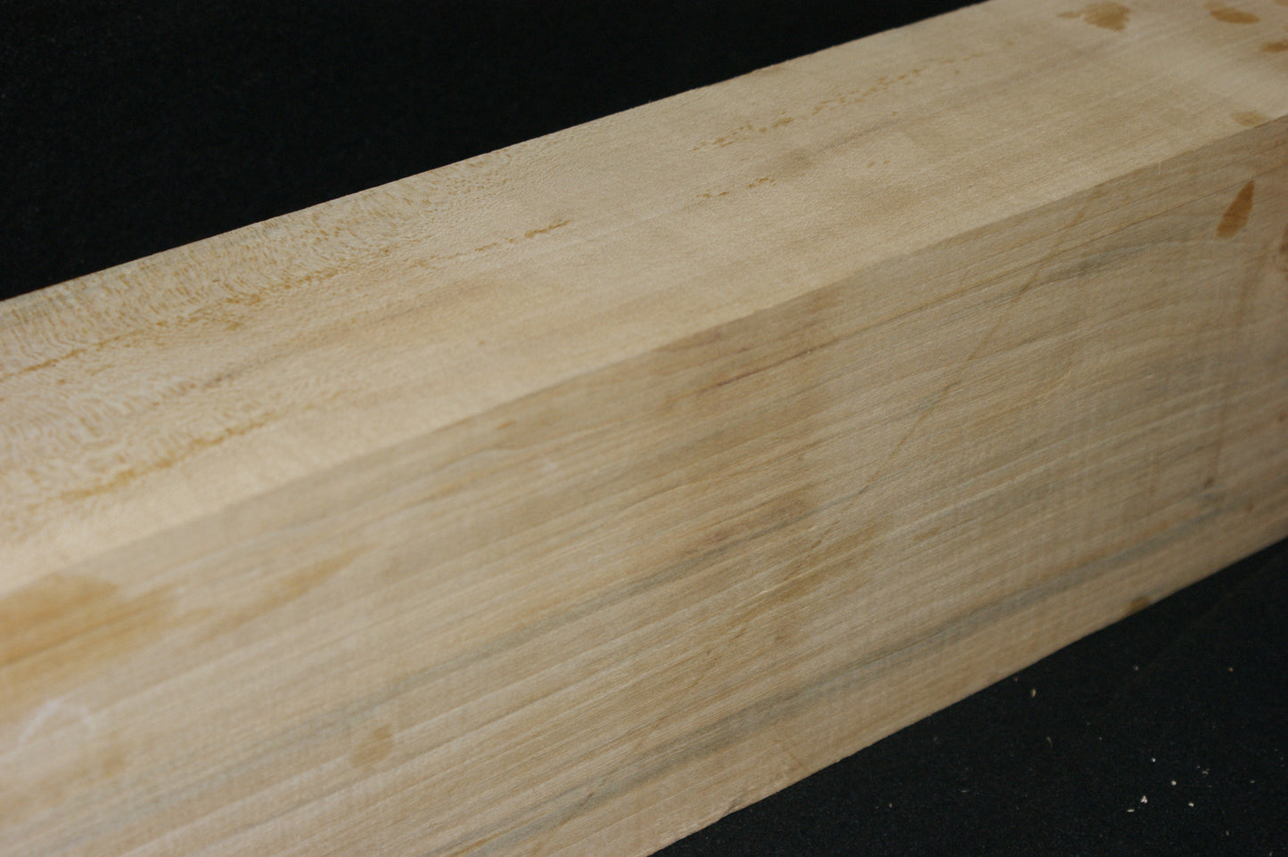 Lime for wood carving 496 L x 136 W x 90 D (mm) (593)