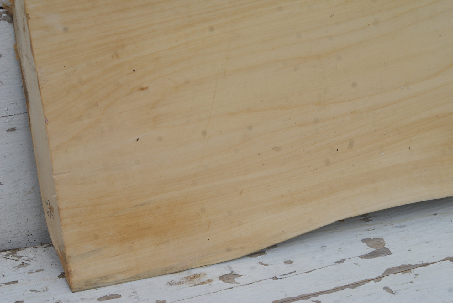 Lime 536 L x 275-231 W x 37 D (mm) (545)