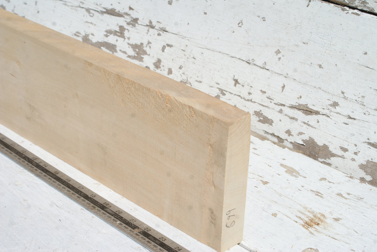 Lime 635 L x 153 W x 37 D (mm) (599)