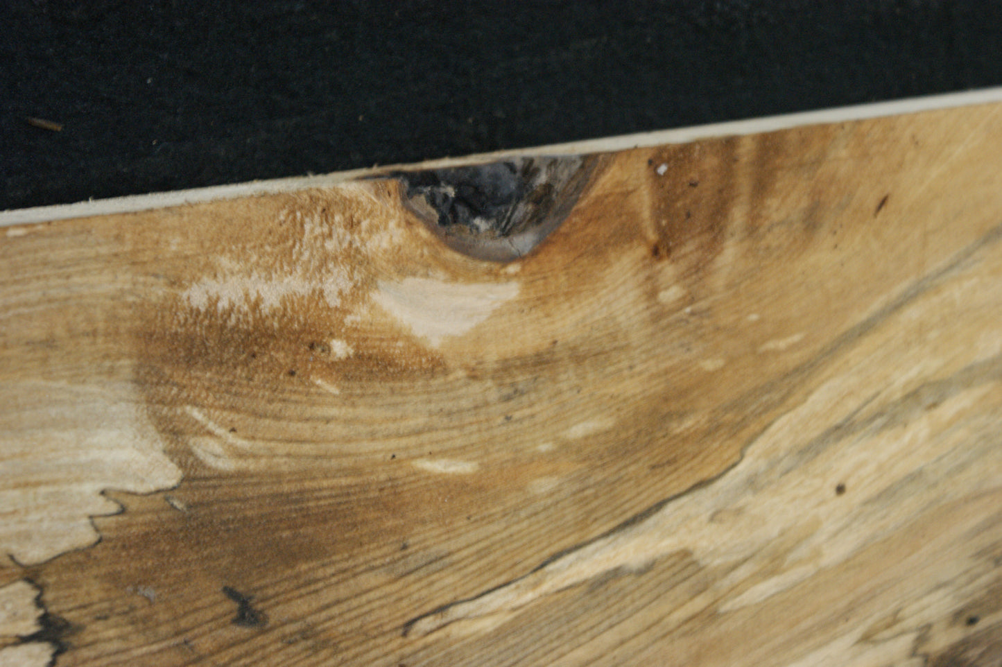 Lime wood 917 L x 209 - 120 W x 41 D (626)