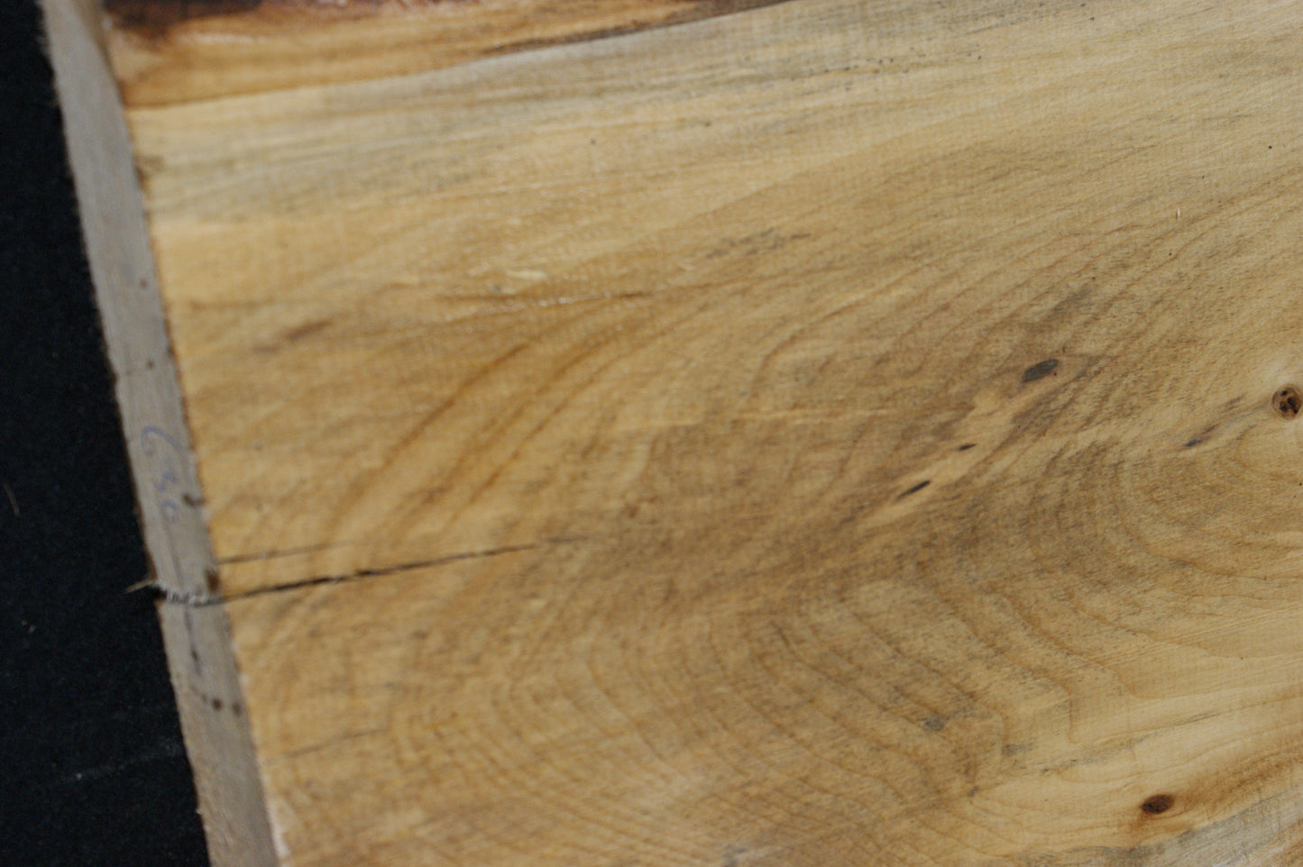 Lime wood 1105 L x 330 - 268 W x 36 D (630)