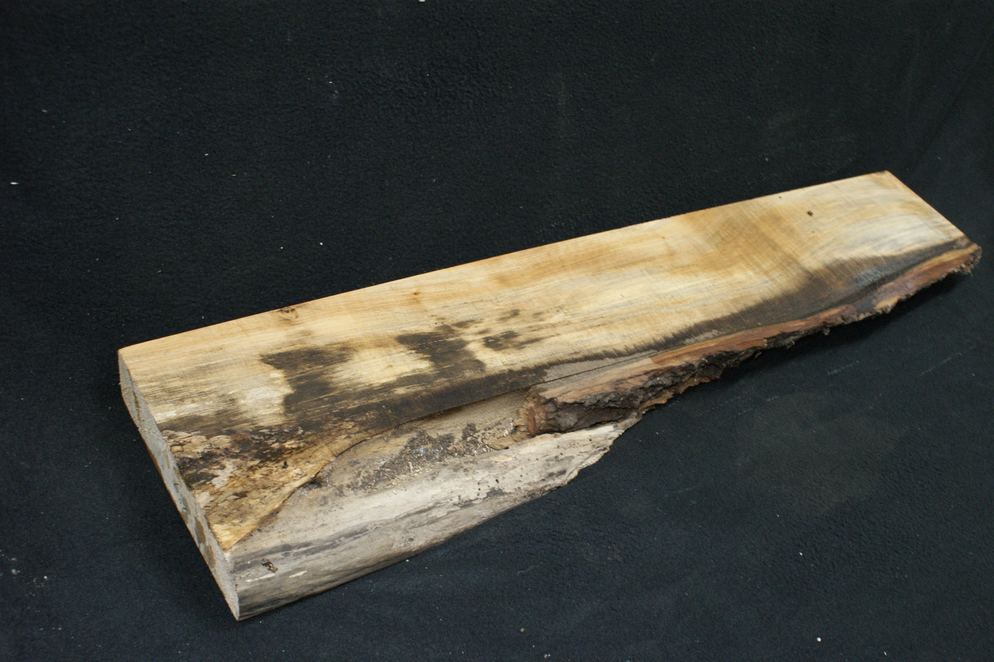 Lime wood, 915 L x 205-111 W x 47 D (mm) shelving, woodcarving, mantel (681)