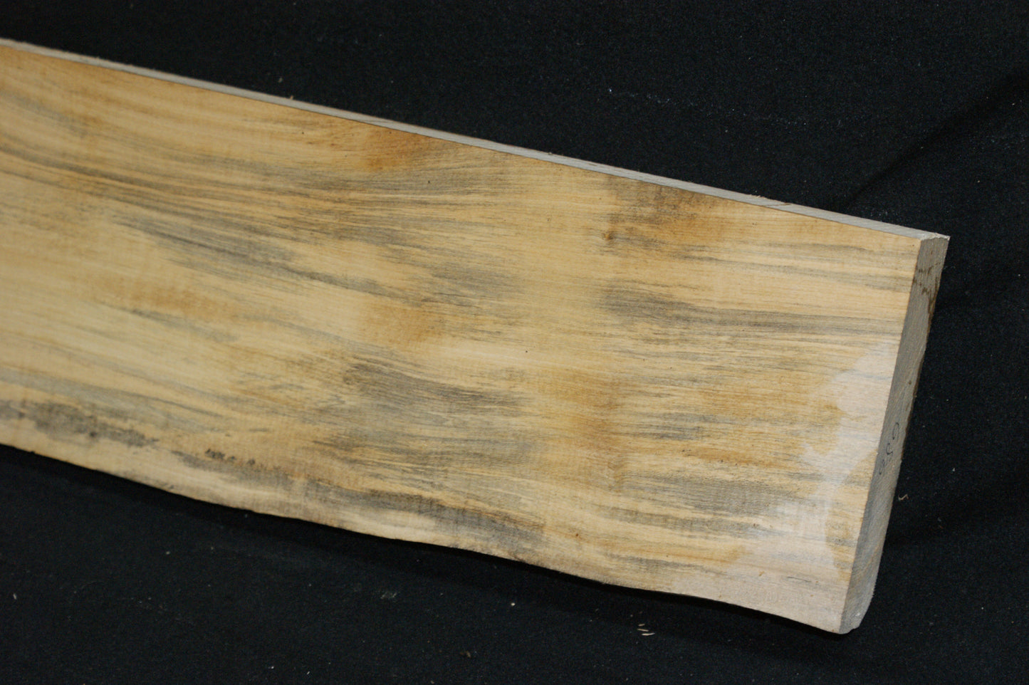 Lime wood, 1038 L x 1 43 W x 47 D (mm) shelving, woodcarving, mantel (686)