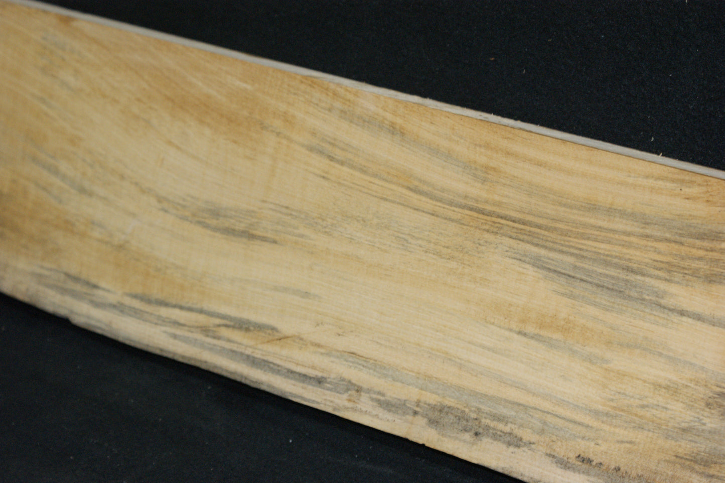 Lime wood, 1038 L x 1 43 W x 47 D (mm) shelving, woodcarving, mantel (686)