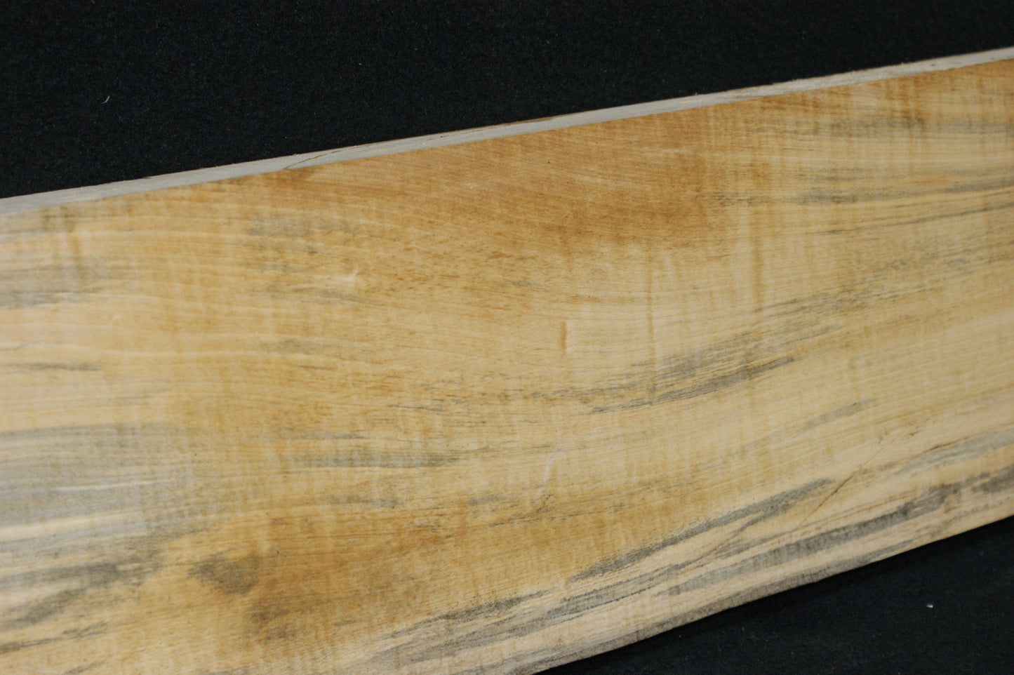 Lime wood, 1038 L x 1 43 W x 47 D (mm) shelving, woodcarving, mantel (686)