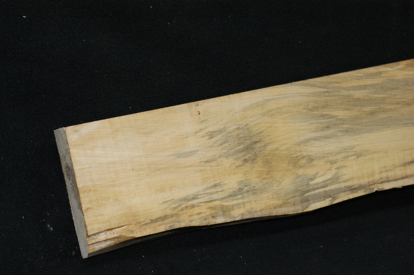 Lime wood, 978 L x 206-123 W x 44 D (mm) shelving, woodcarving, mantel (688)
