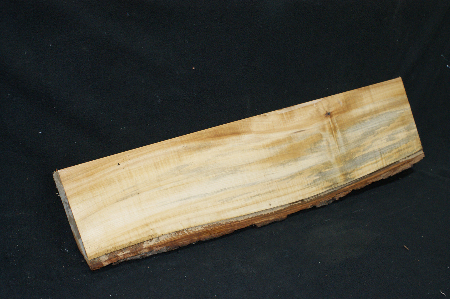 Lime wood, 973 L x 217-161 W x 47 D (mm) shelving, woodcarving, mantel (689)