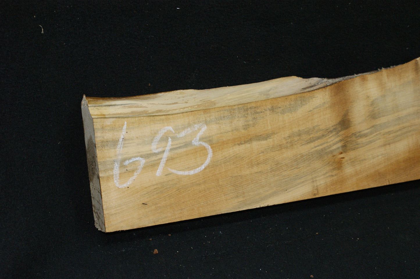 Lime wood, shelving, woodcarving, mantel (693)