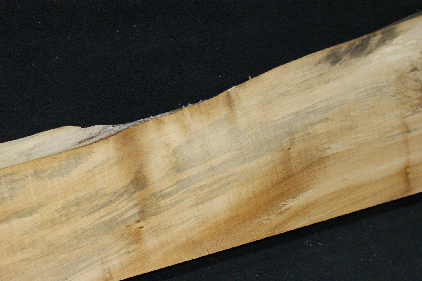 Lime wood, shelving, woodcarving, mantel (693)