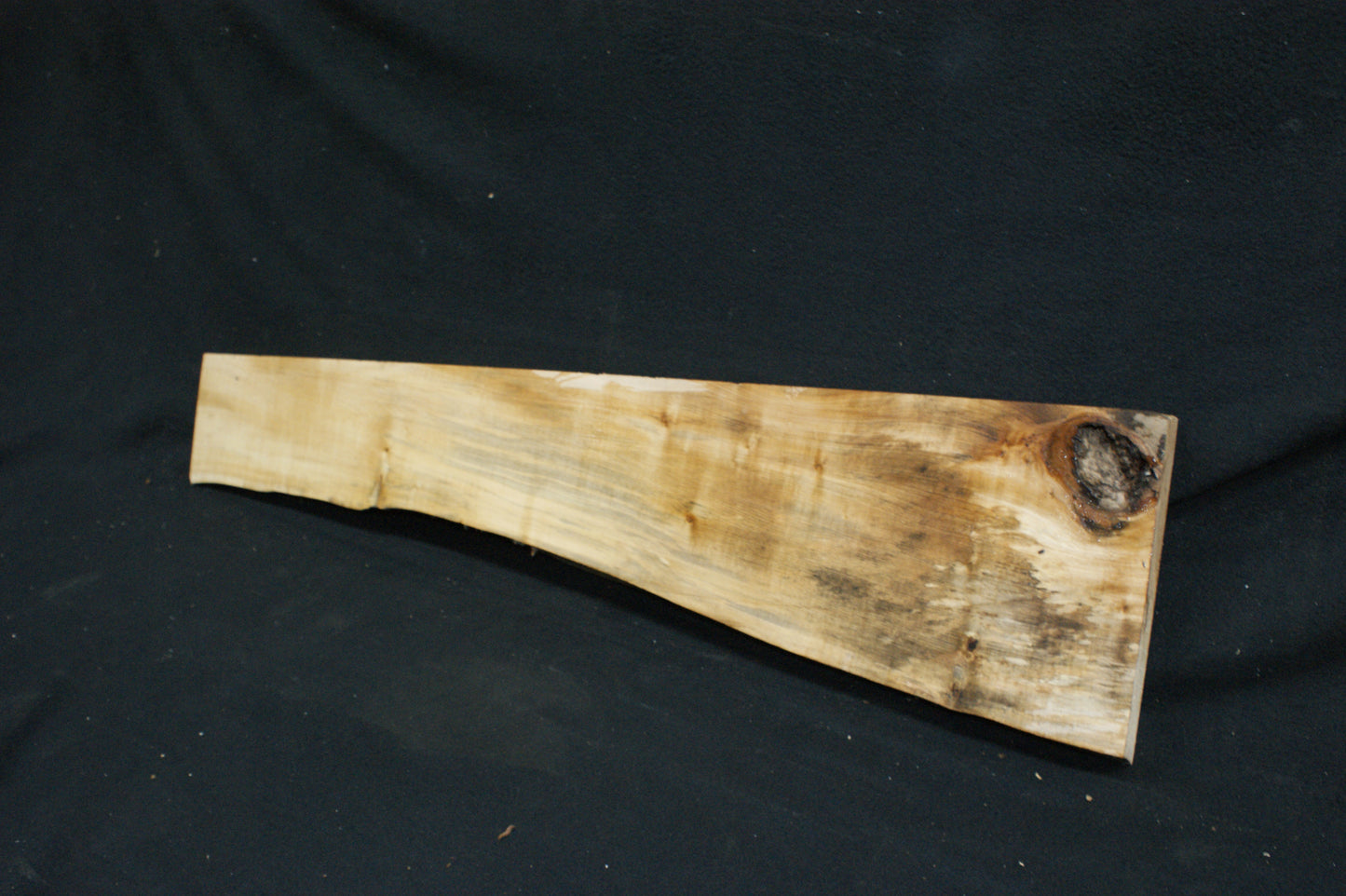 Lime wood, shelving, woodcarving, mantel (693)