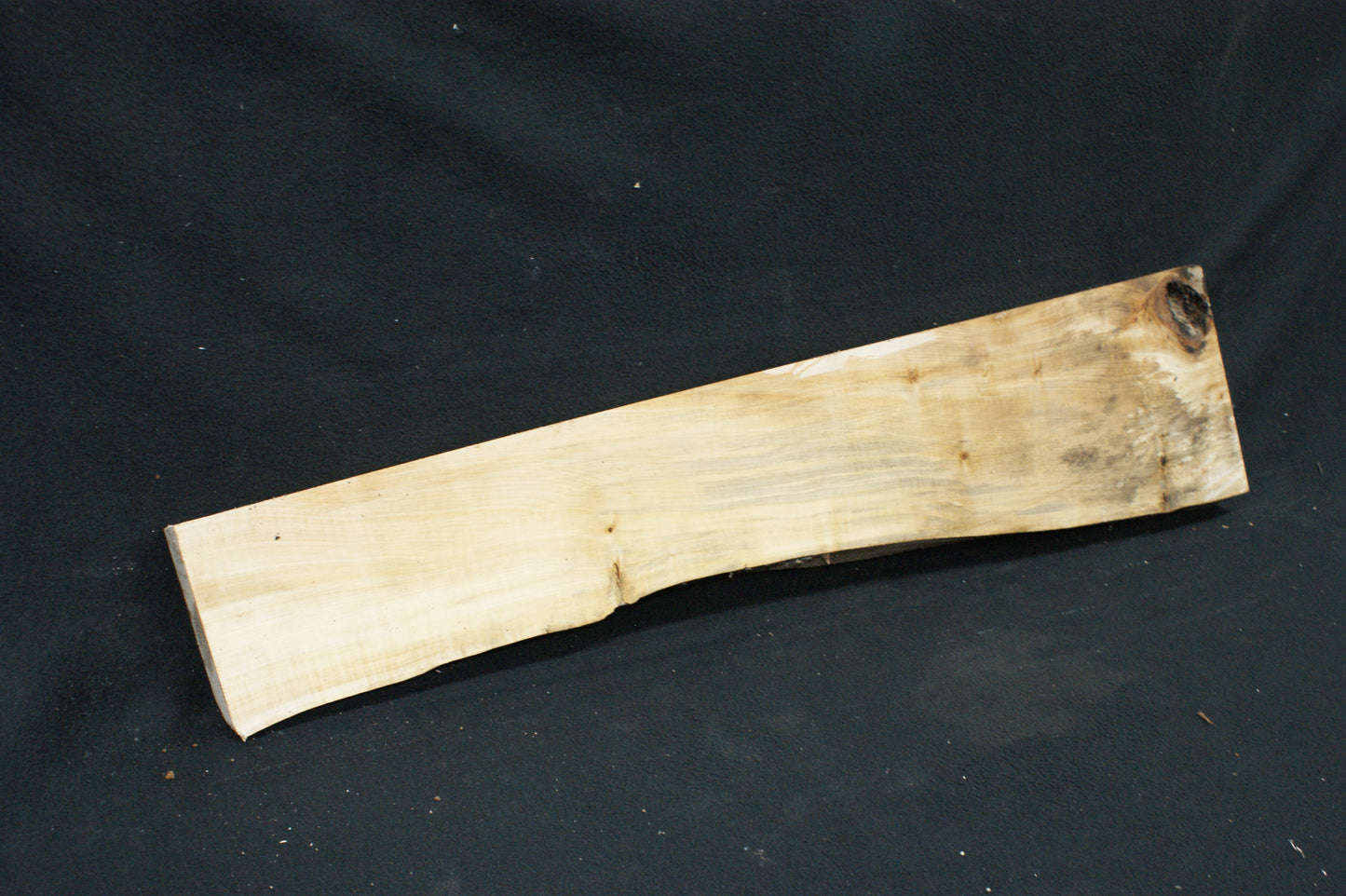 Lime wood, shelving, woodcarving, mantel (693)