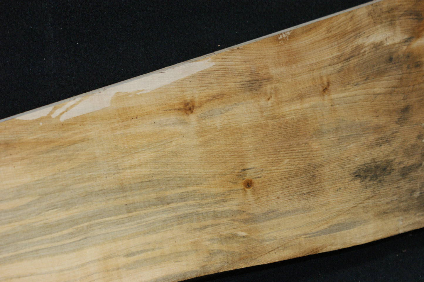 Lime wood, shelving, woodcarving, mantel (693)