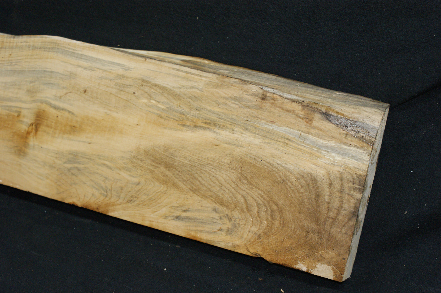 Lime wood, 987 L x 205-172 W x 46 D (mm) shelving, woodcarving, mantel (694)