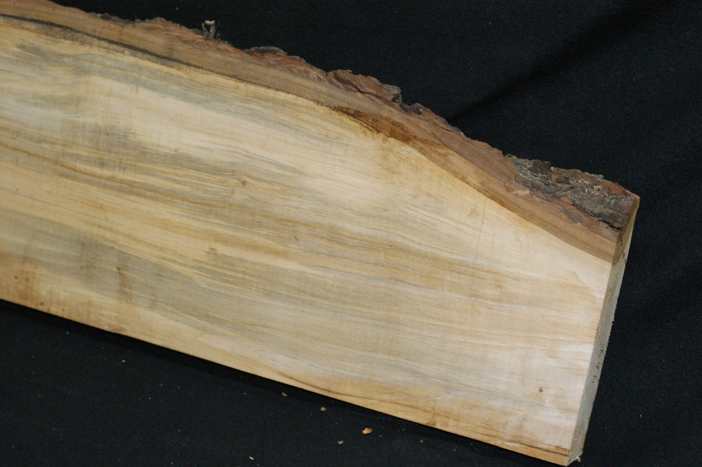 Lime wood, shelving, woodcarving, mantel (696)