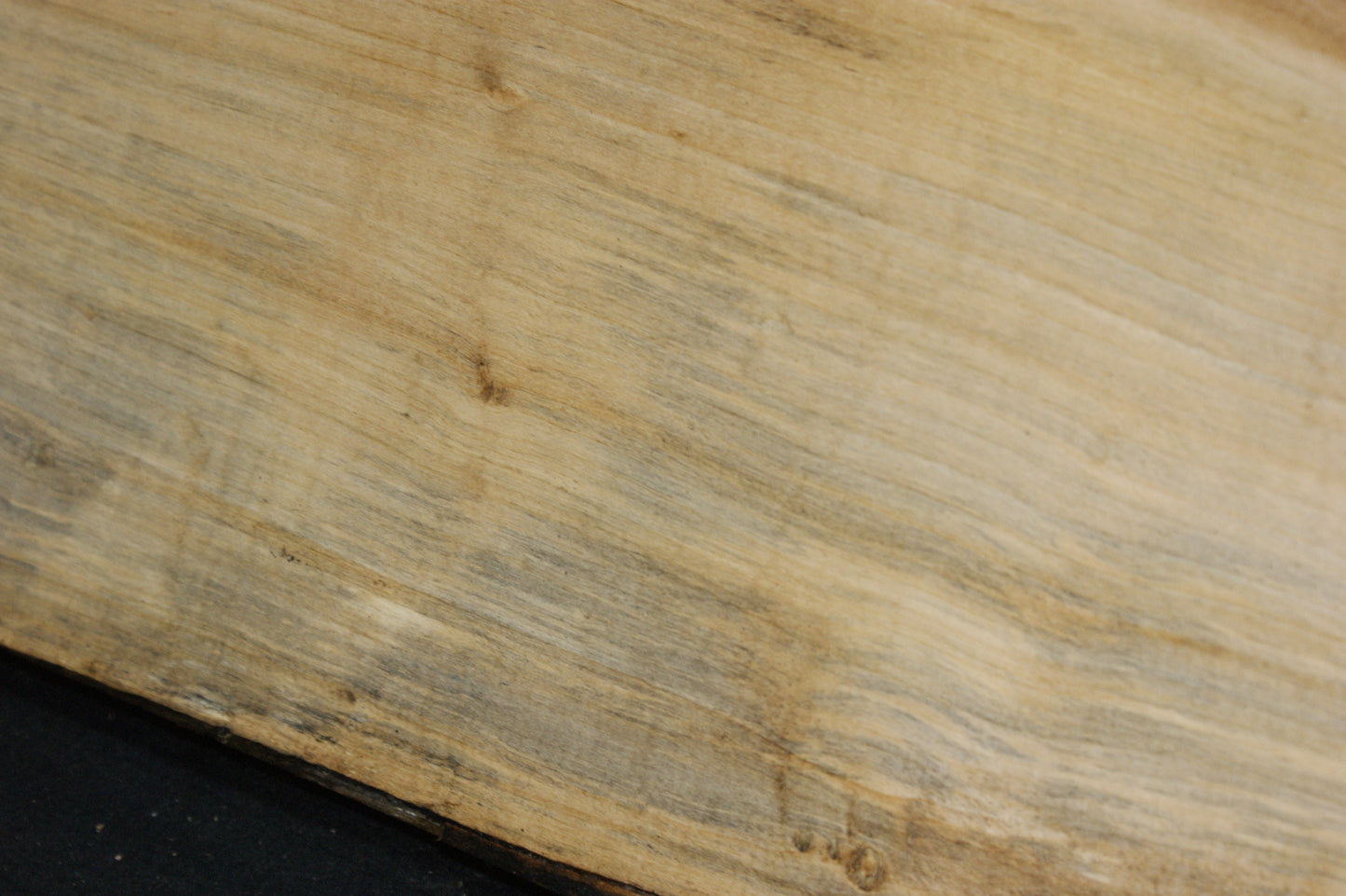 Lime wood, shelving, woodcarving, mantel (701)