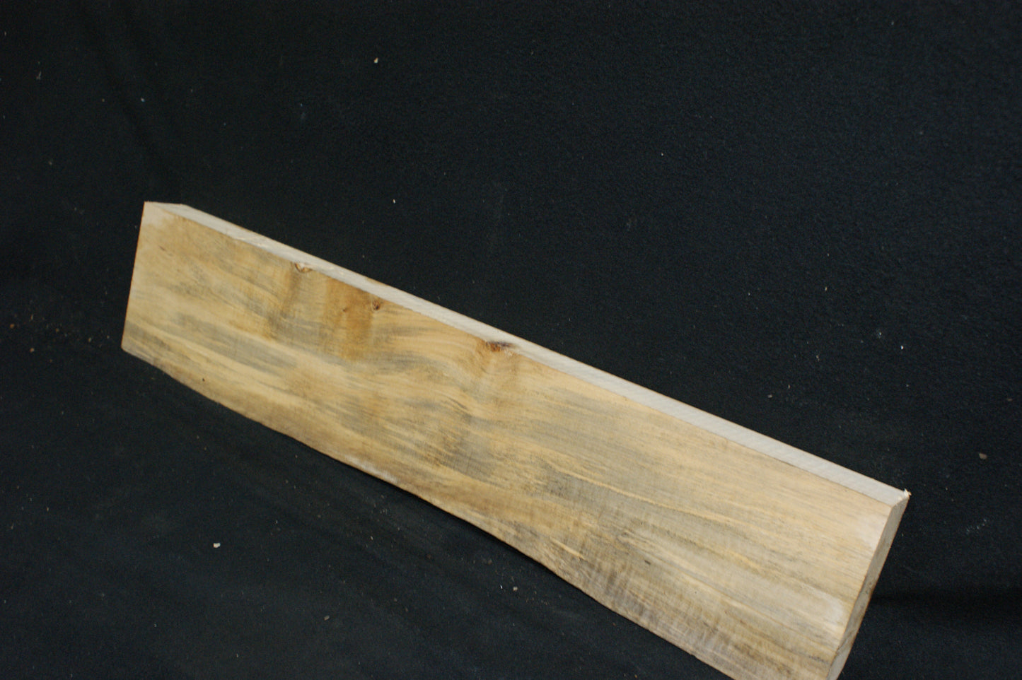 Lime wood, shelving, woodcarving, mantel (703)