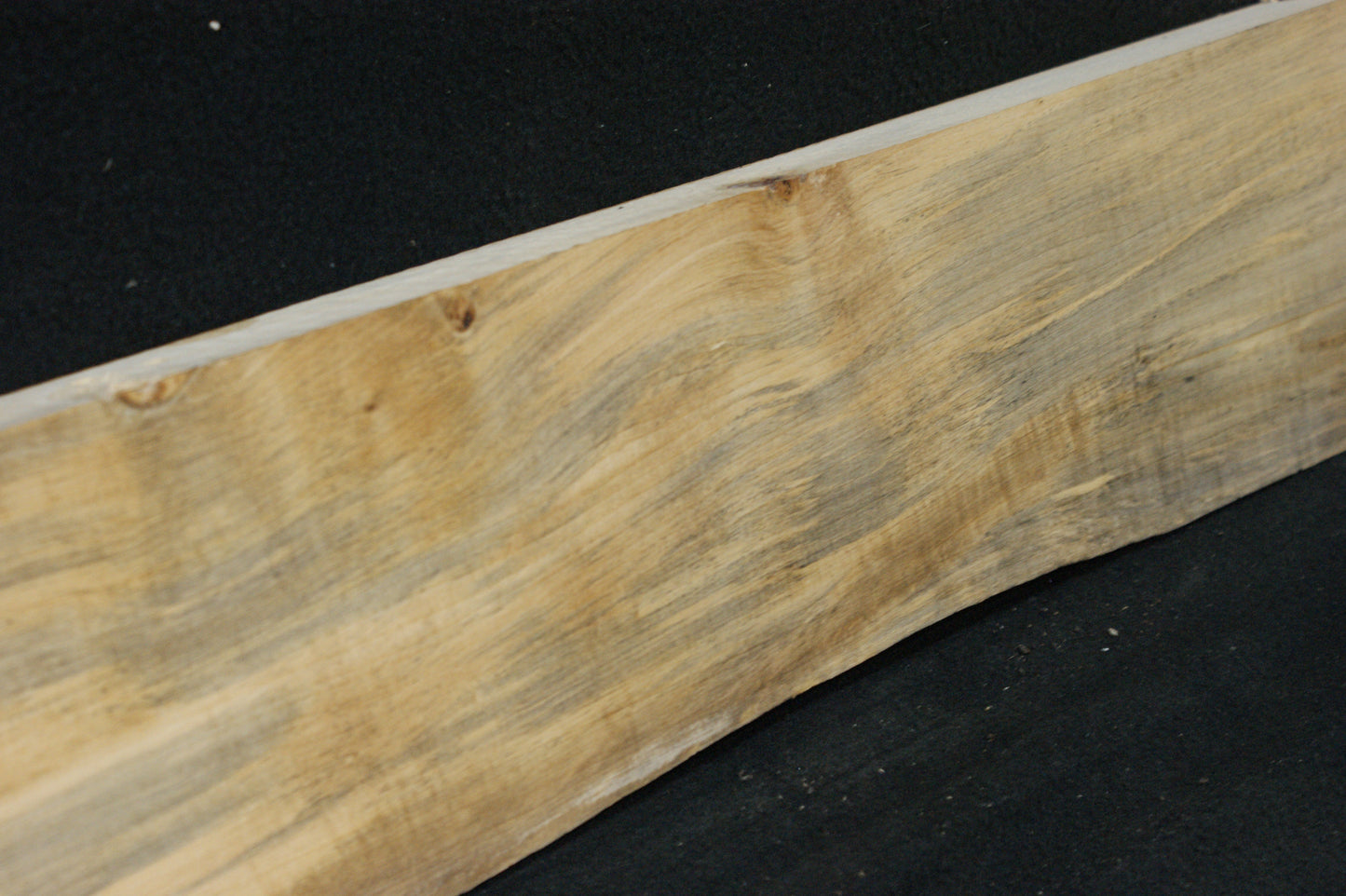 Lime wood, shelving, woodcarving, mantel (703)