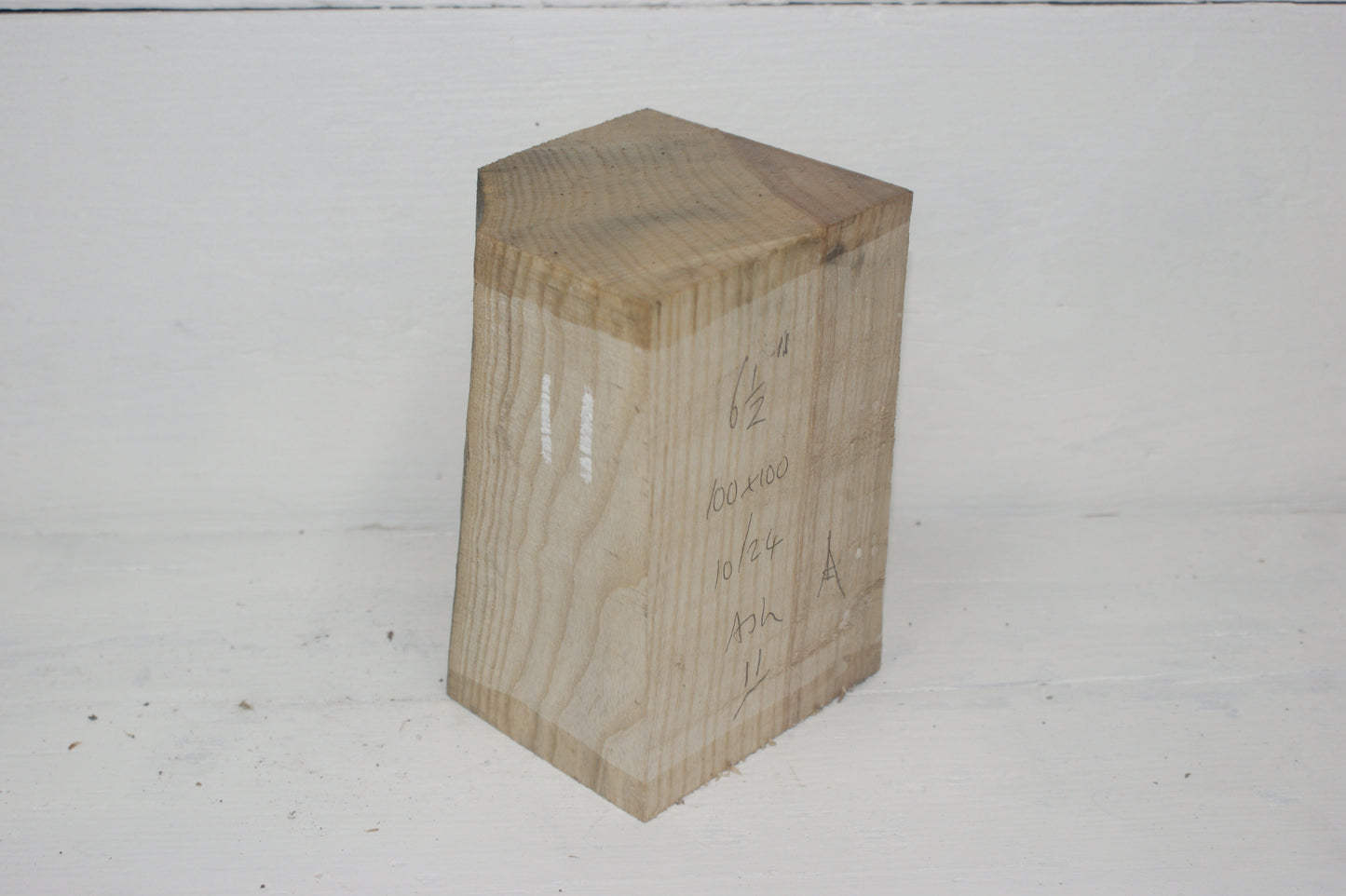 Ash 165 x 100 mm A Grade wood turning blank (011)